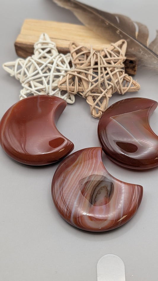 🌙 Carnelian Crescent Moon